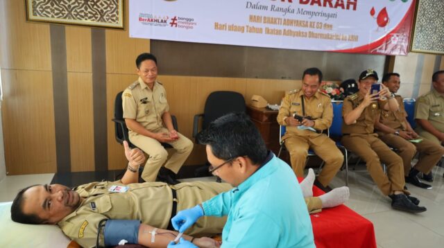 Kantor Kejari Batang Diserbu Puluhan Kades