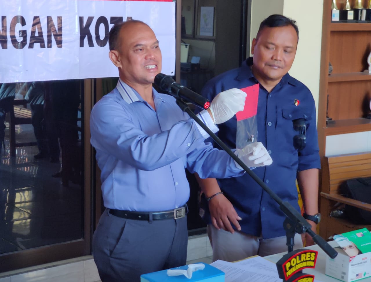 Polisi Tangkap Dua Pengedar Sabu di Pekalongan