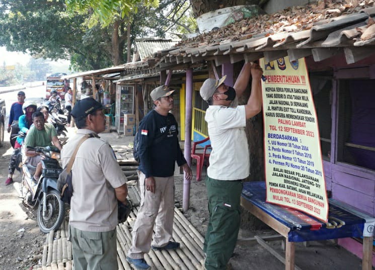 Satpol PP Batang Akan Bongkar Warung Liar di Jalur Pantura Kandeman
