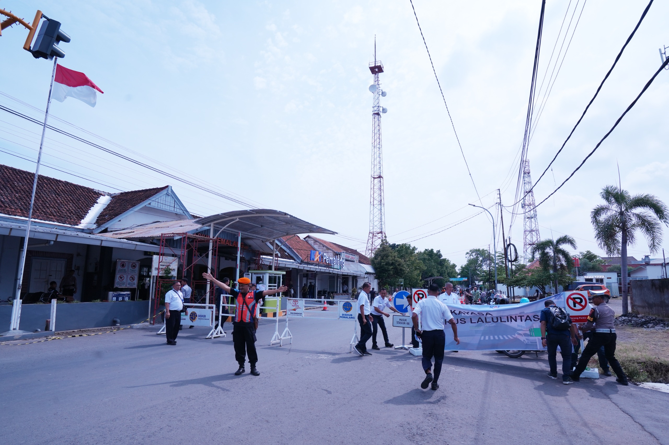Jalan Veteran Beralih Fungsi Jadi Area Parkir Stasiun Pemalang, Begini Penampakannya