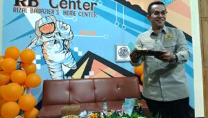 Fasilitasi Anak Muda Kreatif, Rizal Bawazier Resmikan RB Center di Batang