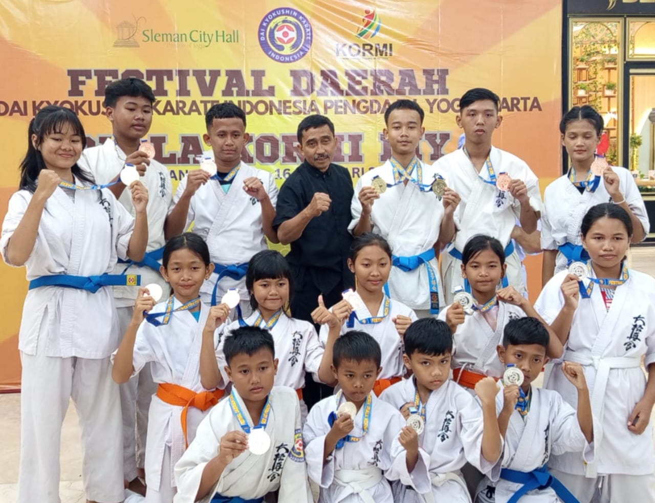 Harumkan Kota Pekalongan, Atlet DKKI Sapu 15 Medali di Kejurda KORMI CUP Yogyakarta 2025