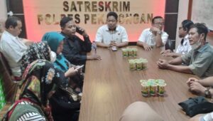 Empat Tahun Kasus Mandek, Puluhan Korban Arisan Bodong Motor PCX Geruduk Polres Pekalongan