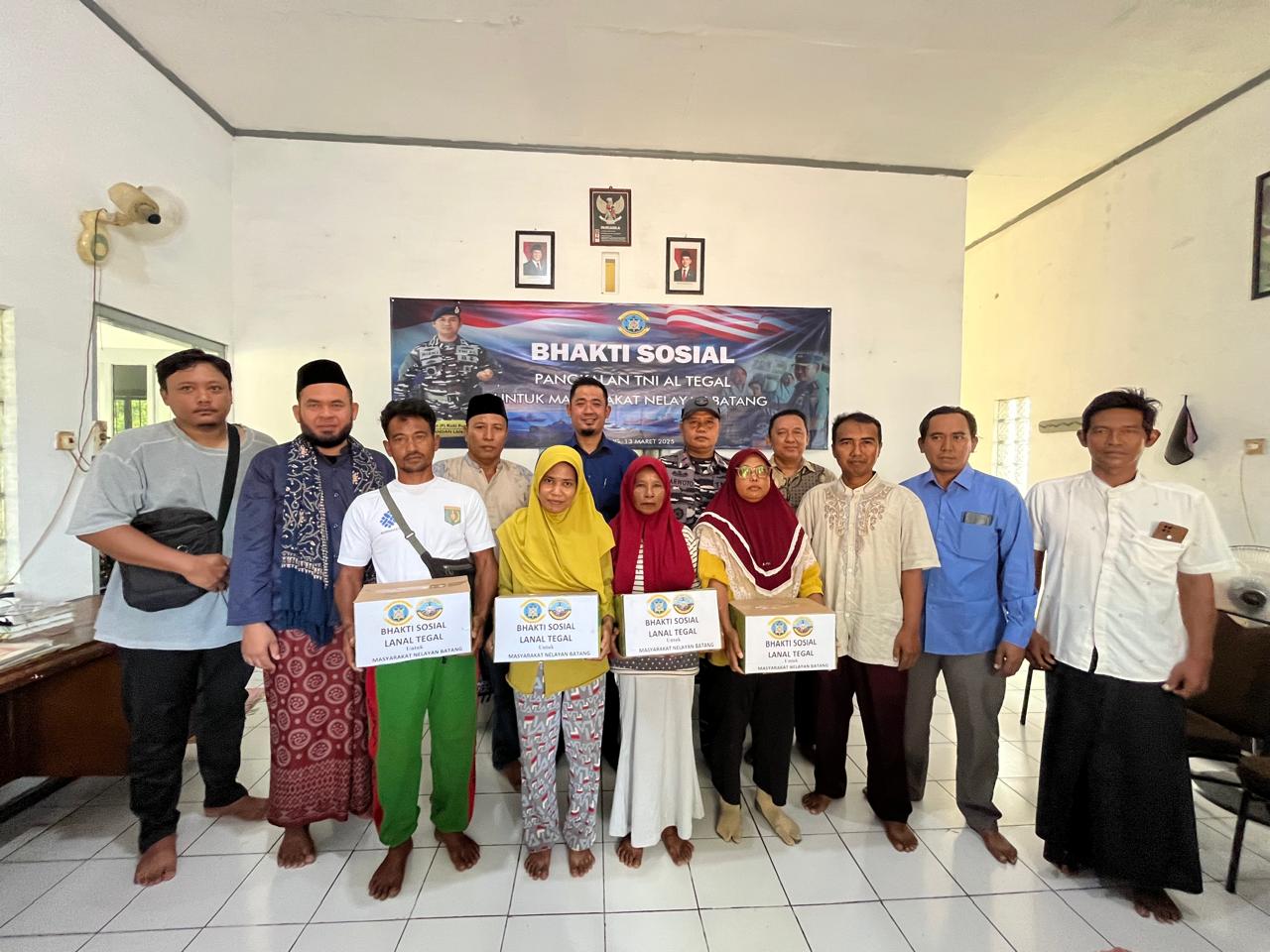 Posal Sigandu Bagi 100 Paket Sembako dan Takjil ke Nelayan