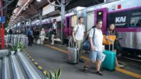 Puluhan Ribu Pemudik Tiba Di Stasiun Kereta Api Jawa Tengah