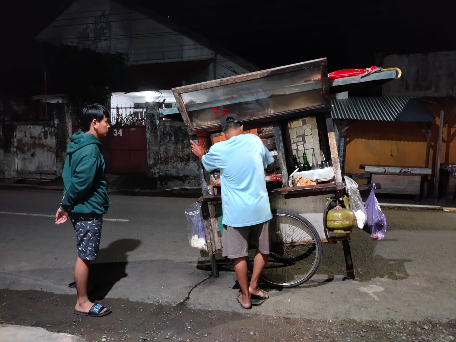 Lontong Tahu Dunia Lain, Kuliner Seram di Kota Pekalongan Hanya Muncul Saat Tengah Malam