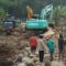 Ratusan Warga Desa di Batang Demo Lokasi Galian C, Penambang Nyerah Kembalikan Batu ke Sungai
