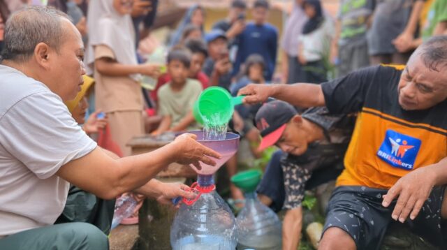 Heboh Dikira Mata Air Betulan Ternyata PDAM, Ratusan Warga di Pekalongan Kena Prank