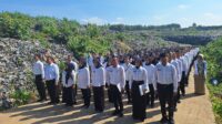 Bikin Kaget Bupati Pemalang Serahkan SK Pengangkatan 298 CPNS di TPA