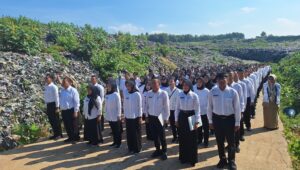 Bikin Kaget Bupati Pemalang Serahkan SK Pengangkatan 298 CPNS di TPA