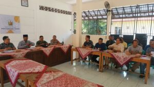 Puluhan Warga Wuled Pekalongan Mendatangi Kantor Kecamatan, Pertanyakan Pengembalian Dana Desa