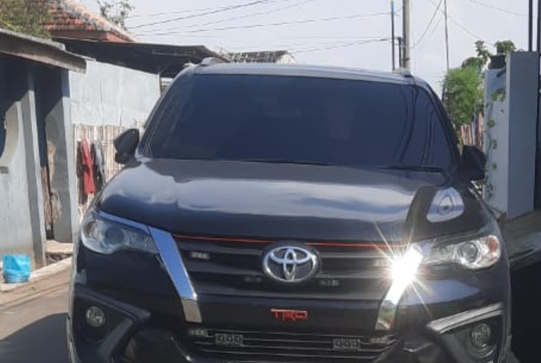 Sidang Perdana Kasus Penggelapan Mobil Fortuner Hitam Digelar di PN Pekalongan