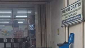 Parkir Gratis Hanya Tulisan, Uang Tetap Mengalir, Warga Pekalongan Geram dengan Pungutan 'Siluman’ di Pasar Modern”