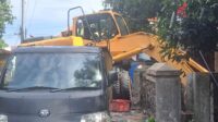 Sungai Kecil di Bawah Jembatan Kergon Dibersihkan, Warga Apresiasi Upaya Dinas