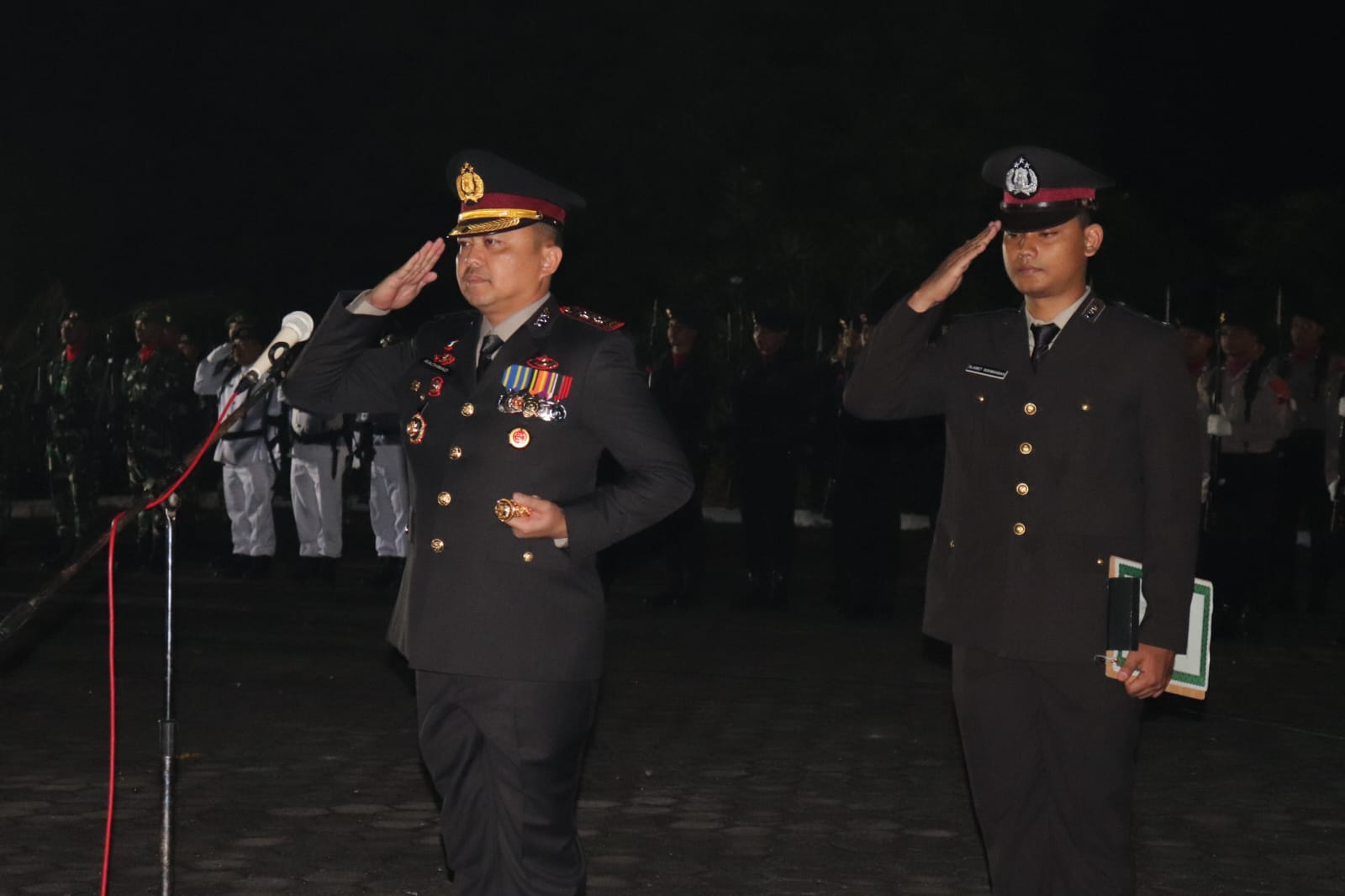 Kapolres Pimpin Renungan Suci di TMP Pekalongan