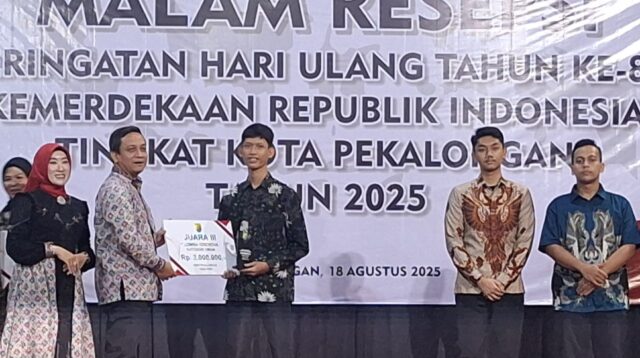 Pemuda Pekalongan Raih Penghargaan Atas Inovasi Artificial Intelligence di Ajang Krenova 2025