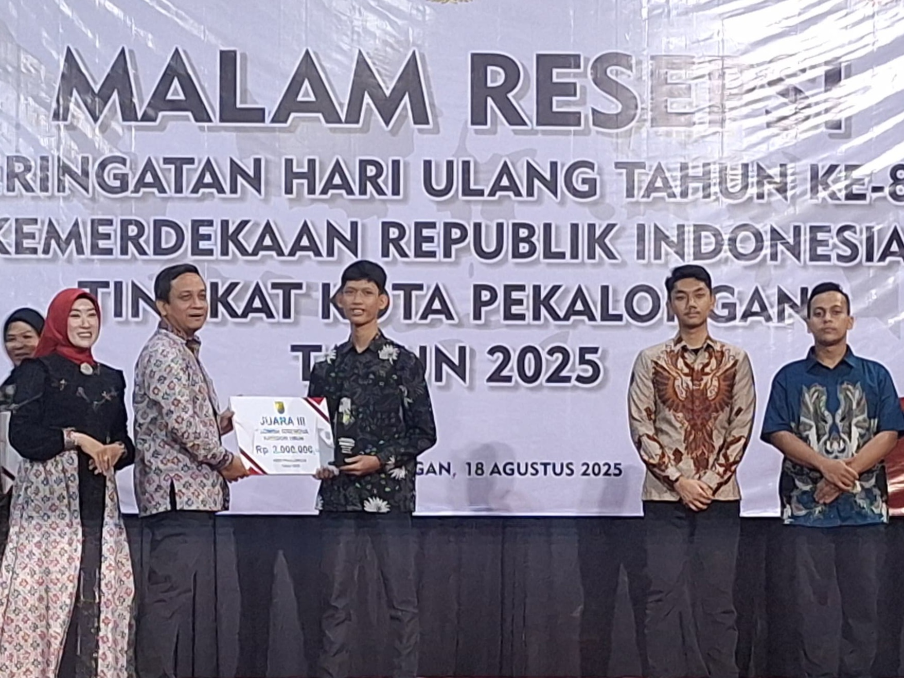 Pemuda Pekalongan Raih Penghargaan Atas Inovasi Artificial Intelligence di Ajang Krenova 2025