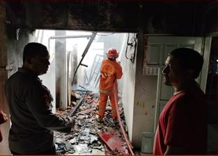 Rumah di Pekalongan Terbakar, Diduga Akibat Korsleting Listrik, Rugi Rp100 Juta