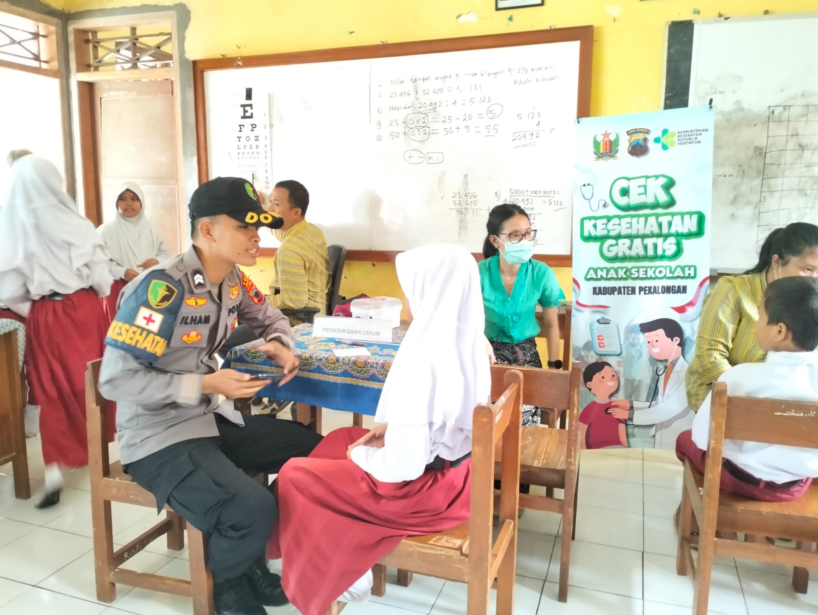 Polres Pekalongan Gelar Cek Kesehatan Gratis untuk Siswa SD di Kajen
