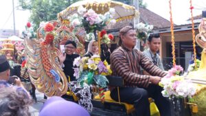 Kirab Budaya Meriahkan Hari Jadi ke-403 Kabupaten Pekalongan