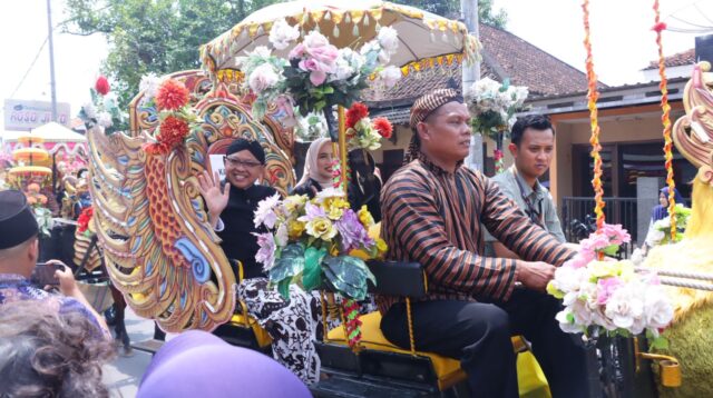 Kirab Budaya Meriahkan Hari Jadi ke-403 Kabupaten Pekalongan