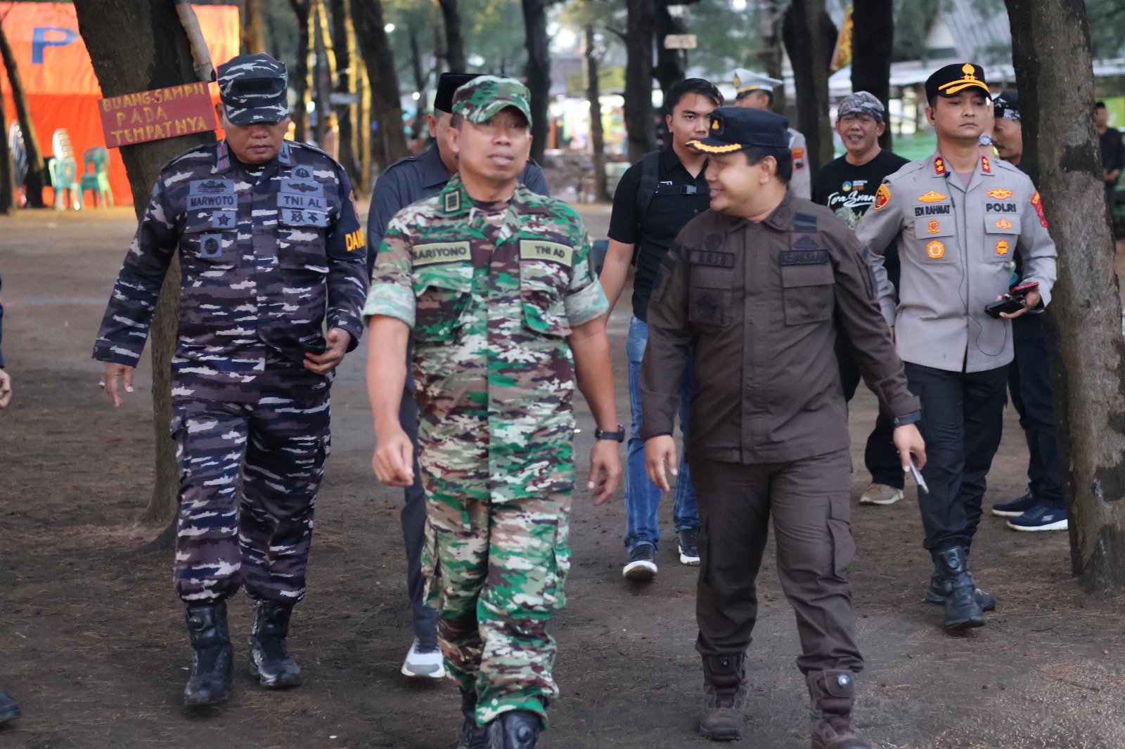Ribuan Paskibra Meriahkan Parade Senja Perdana di Pantai Jodo Batang
