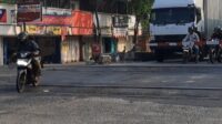 Nekat Terobos Palang Pintu, Pengendara Terancam Pidana dan Denda