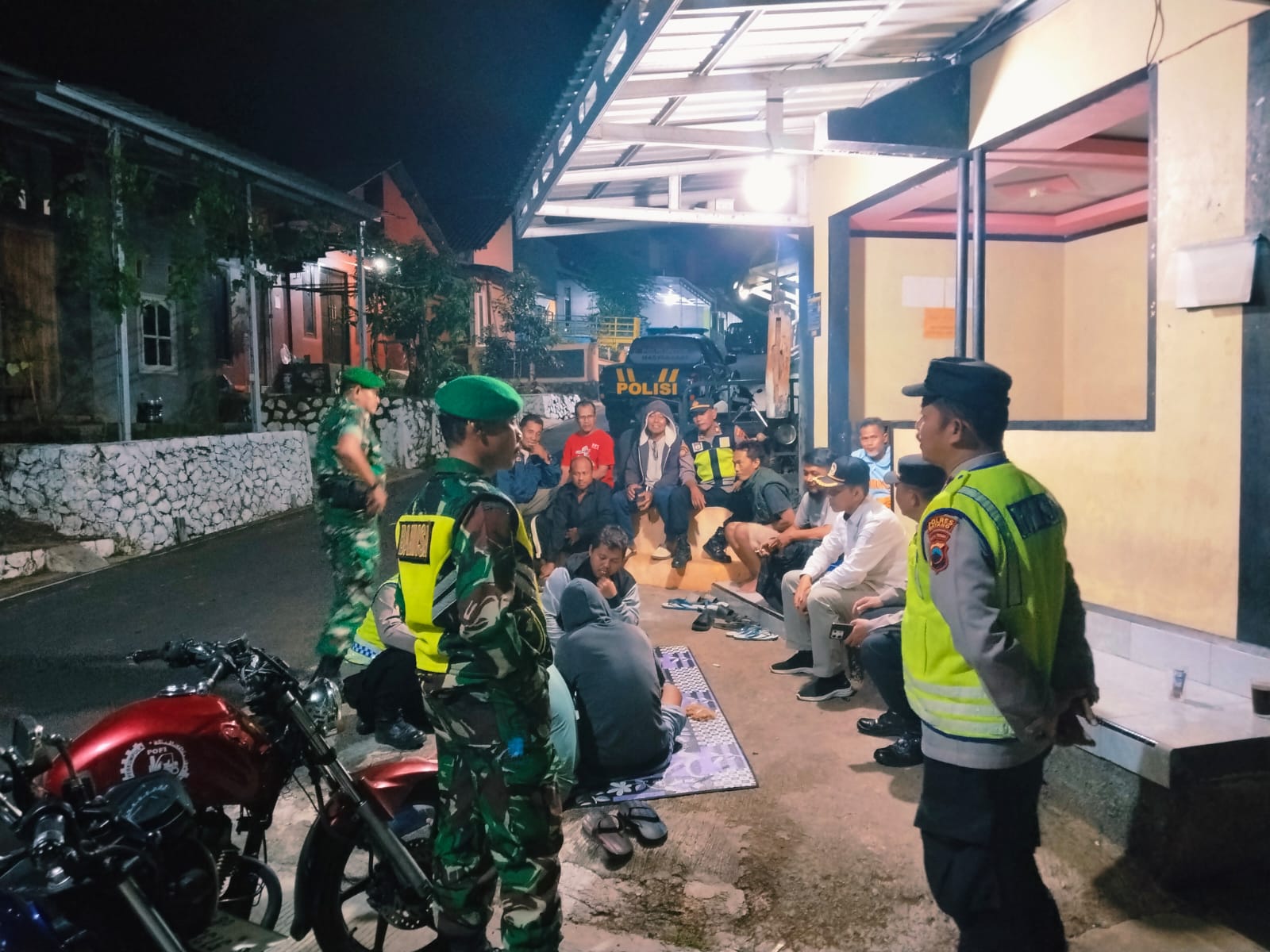 Koramil Gringsing Gelar Patroli Gabungan Bersama Ormas dan Linmas