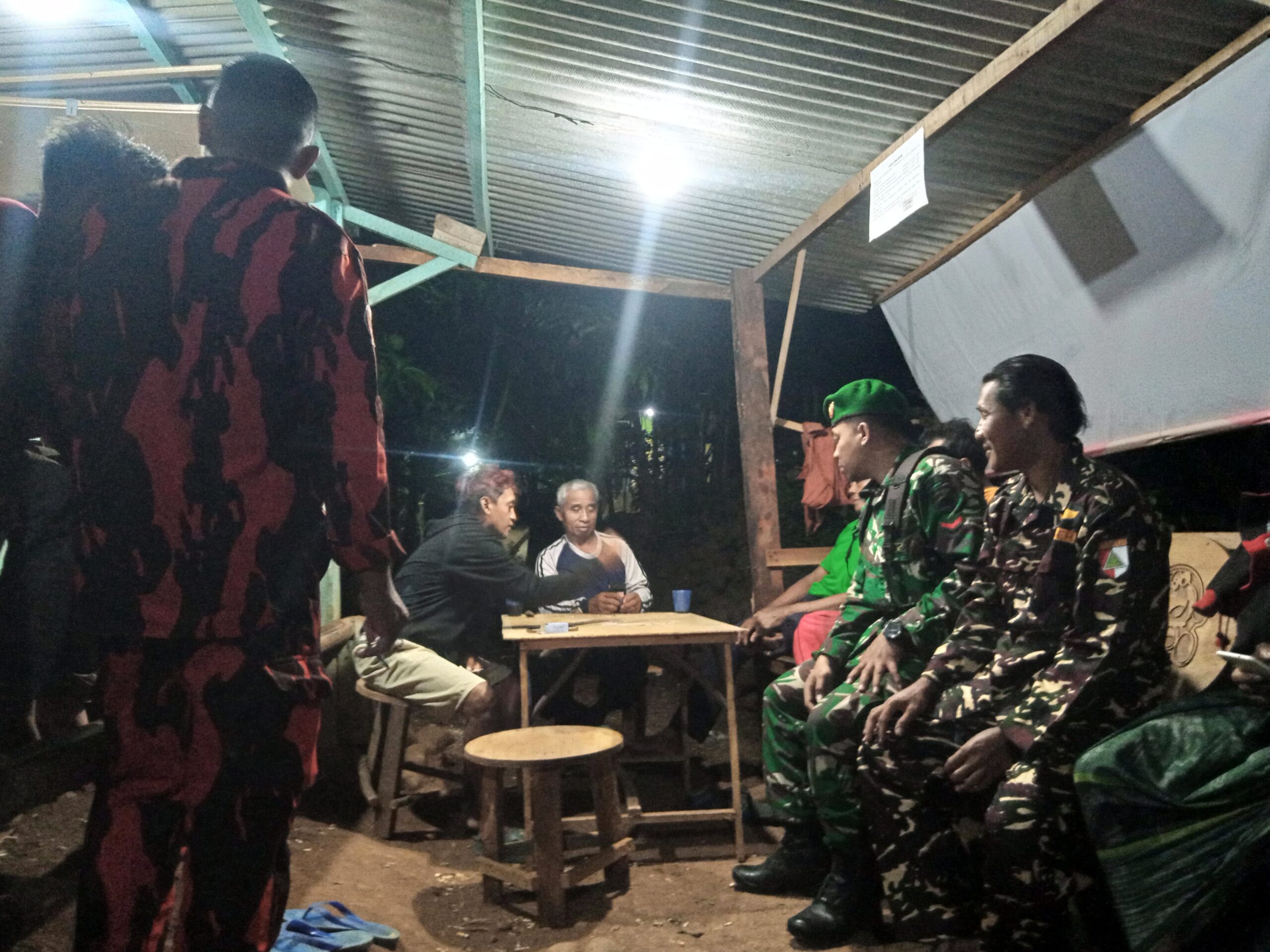 Patroli Malam TNI, Pemuda Pancasila, dan Banser Jaga Keamanan di Batang