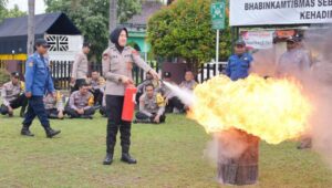 Bhabinkamtibmas Polres Batang Ditempa Jadi “Polisi Penolong”