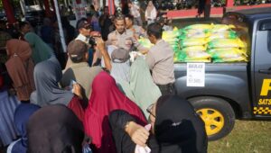 Warga Antusias Belanja di Gerakan Pangan Murah Pekalongan