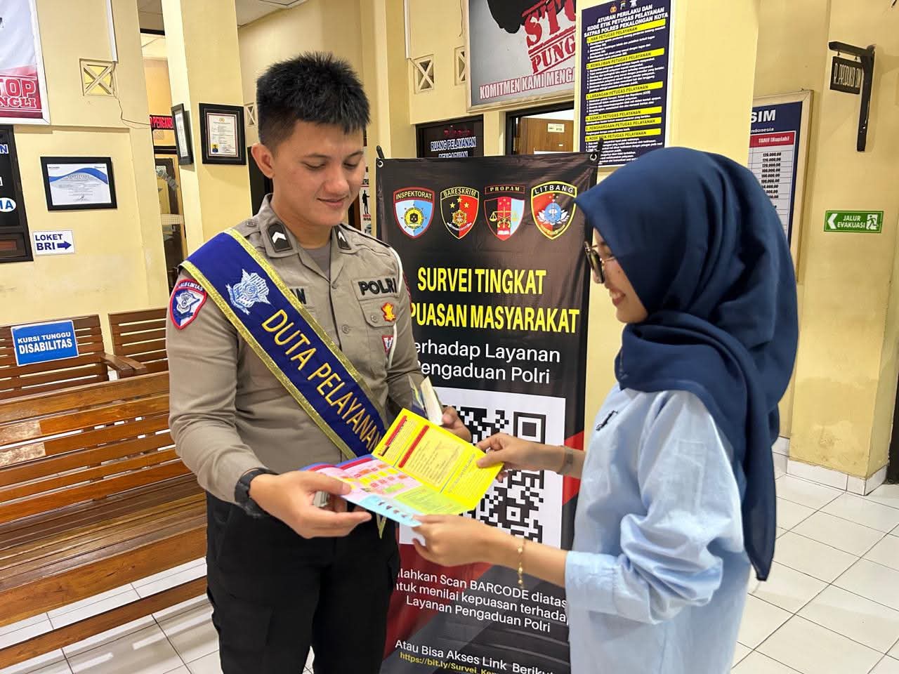 Satlantas Polres Pekalongan Kota Gelar “Polantas Menyapa” Edukasi Warga Soal Pembuatan dan Perpanjangan SIM Satlantas Polres Pekalongan Kota Gelar “Polantas Menyapa” Edukasi Warga Soal Pembuatan dan Perpanjangan SIM