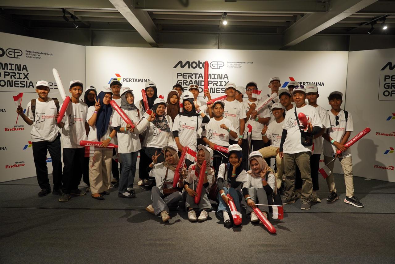 Bezzecchi Tercepat di Hari Pertama MotoGP Mandalika 2025, Ribuan Pelajar Ikut Meriahkan Sirkuit