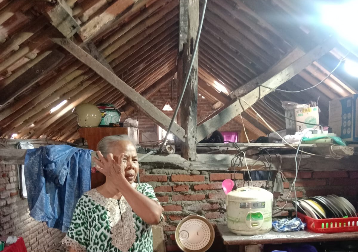 Nurjanah, Janda 61 Tahun di Jeruksari Menangis Harap Rumahnya Diperhatikan Pemerintah
