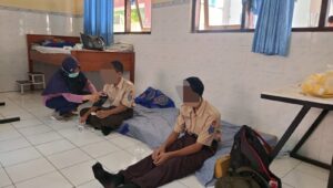 Ratusan Siswa SMKN 1 Kandeman Batang Alami Mual dan Diare Massal Usai Santap Makanan Program MBG
