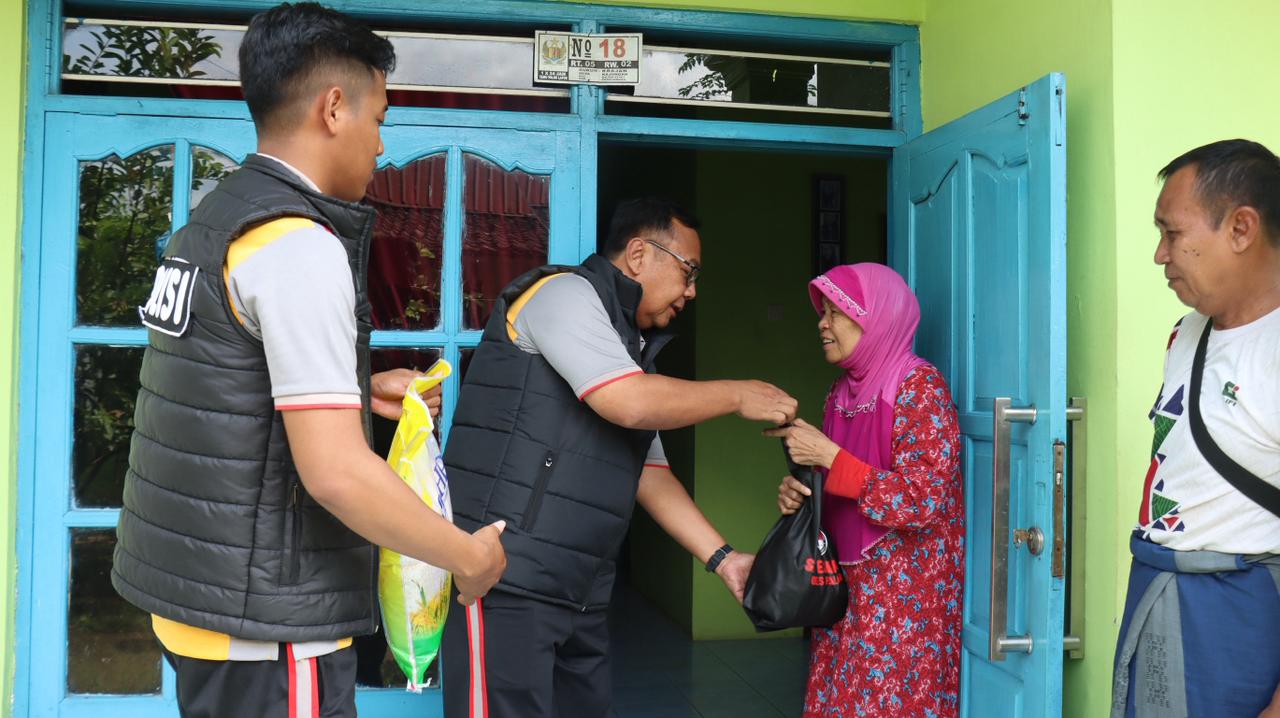Satresnarkoba Polres Pekalongan Gelar Bakti Sosial, Wujudkan Polisi Penolong Masyarakat