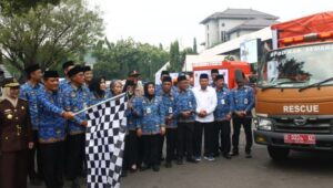 Gubernur Ahmad Luthfi Berangkatkan Bantuan Kemanusiaan Jateng ke Sumatera