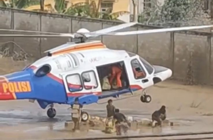 Polisi Udara Polri Kirim Bantuan ke Aceh Tamiang di Tengah Banjir dan Risiko Tinggi