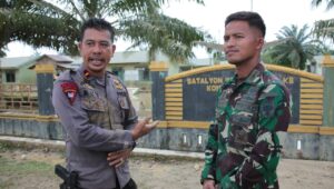 Polri Bantu Kuras Genangan Air di Mako Kompi Senapan A Yonif 111/Karma Bakti Aceh Tamiang