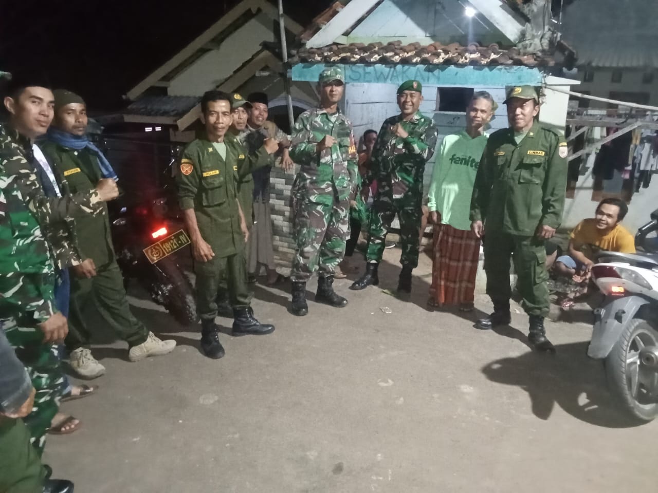 Babinsa Koramil Subah Gelar Patroli Malam, Warga Merasa Lebih Aman