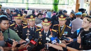 Kapolri Hadiri Pemakaman Eyang Meri, Tegaskan Wasiat Jaga Integritas Polri