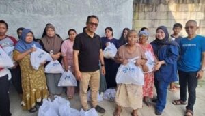 BRI Salurkan Bantuan Sembako untuk Korban Banjir di Batang