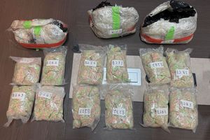 Bareskrim Ungkap Peredaran Narkoba Lintas Negara di Dumai, Tiga Tersangka Diamankan