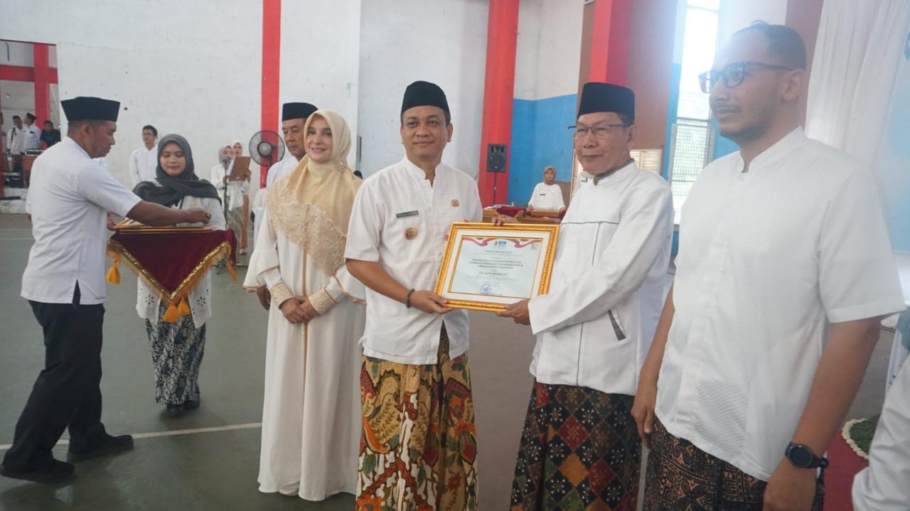 Pemkot Pekalongan Anugerahkan Penghargaan kepada 8 Tokoh di Hari Jadi ke-120