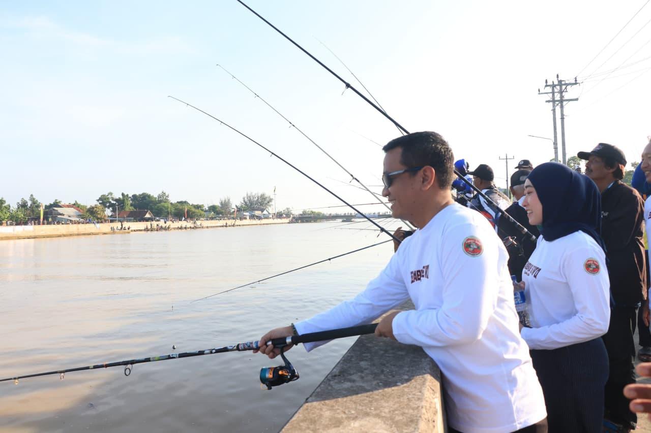 Meriah! Ribuan Peserta Ikuti Lomba Mancing Wali Kota Cup II Pekalongan