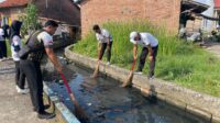 Perkuat Sinergi, Rutan Pekalongan Gelar Aksi Bersih Sungai Bersama Warga