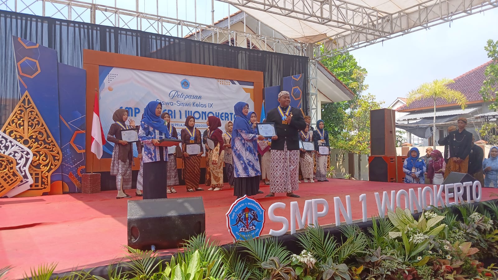 SMPN 1 Wonokerto Gelar Perpisahan Penuh Makna, Pelepasan Merpati Jadi Simbol Raih Cita-Cita