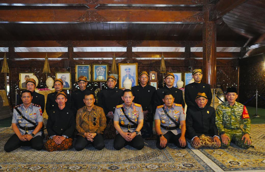Kapolri Ziarah ke Astana Giribangun, Kenang Jasa Presiden Soeharto