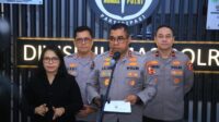 Satgas Haji Polri Tetapkan 26 Tersangka Kasus Penipuan Haji, Kerugian Capai Rp21,7 Miliar Satgas Haji Polri Tetapkan 26 Tersangka Kasus Penipuan Haji, Kerugian Capai Rp21,7 Miliar