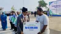 Peringati Hari Lahir Pancasila, Pemkot Pekalongan Serahkan Kartu BPJS Ketenagakerjaan dan Santunan JKM